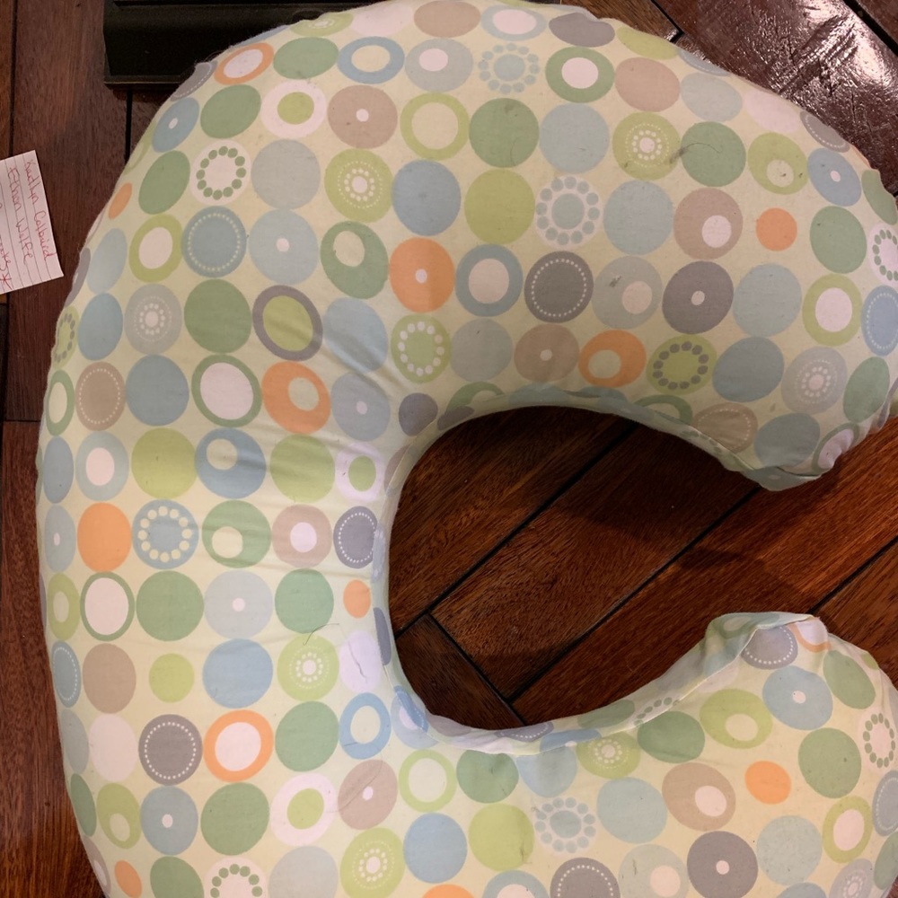 Excellent used condition boppy pillow